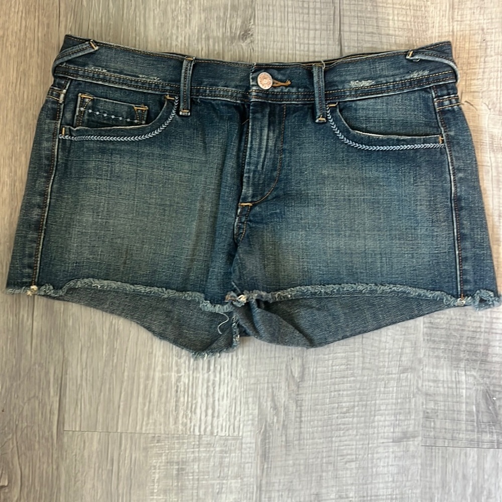 Old Navy Mid-Rise Jean Short.